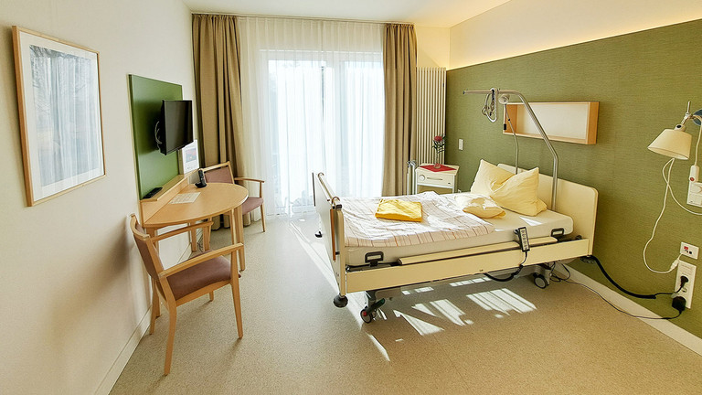 Nach drei Jahren Hospizleben wurden die Gästezimmer durch die Malerfirma Wenzlaff GmbH frisch gemalert, Nachrichten, Diakonie Hospiz Woltersdorf Nach drei Jahren Hospizleben wurden die Gästezimmer durch die Malerfirma Wenzlaff GmbH frisch gemalert, Nachrichten, Diakonie Hospiz Woltersdorf