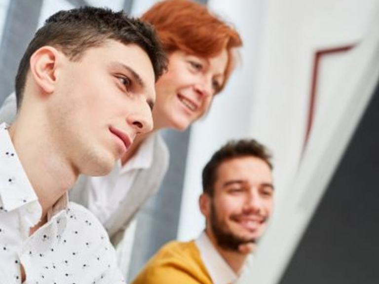 Kompaktes Online-Format „45 min“ für einen schnellen, praxisnahen Einstieg in ausgewählte Fachthemen.